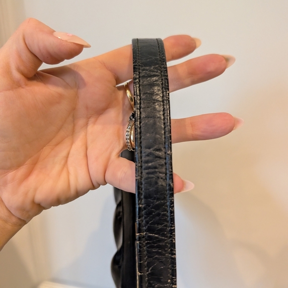 Vintage Black Leather Handbag With Gold Clasp - Picture 6 of 9